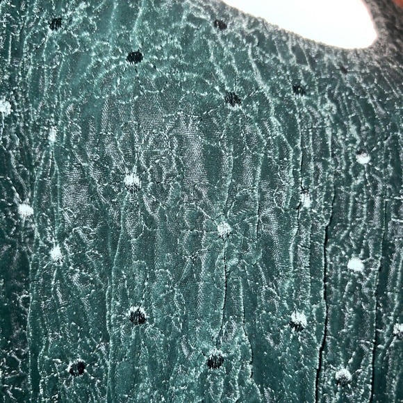 VINTAGE JEFFREY AND DARA EMERALD PUFF SLV GREEN VELVET SHORT SLEEVE DRESS 8 - Picture 4 of 11